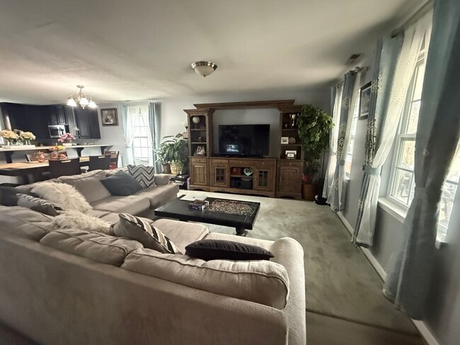 Photo - 1731 Aden Lane