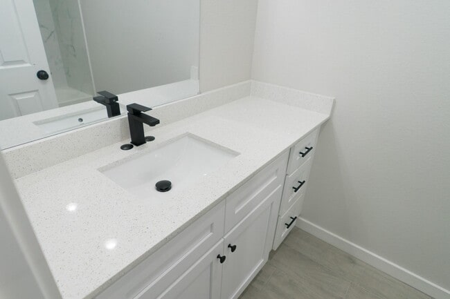 Photo - 308 S 12th St