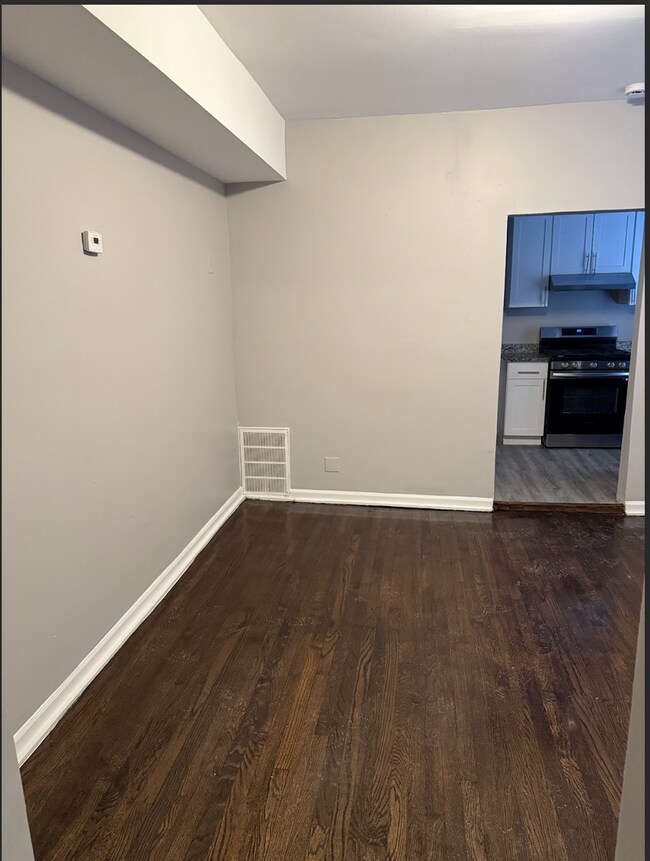 Photo - 2 bedroom in Chicago IL 60639 Unit LeClaire GDN