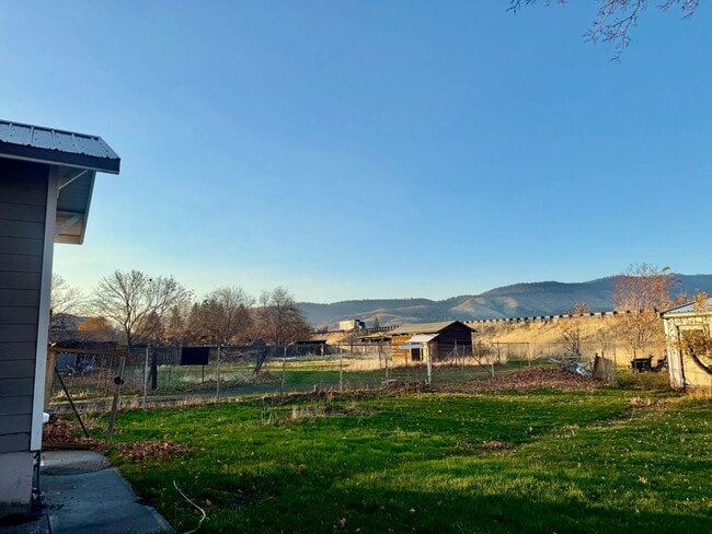 Photo - 1801 Russell Ave