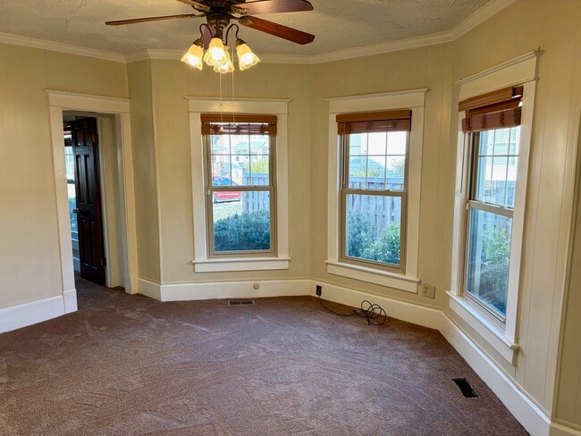 Photo - 125 E 39th St Unit 1