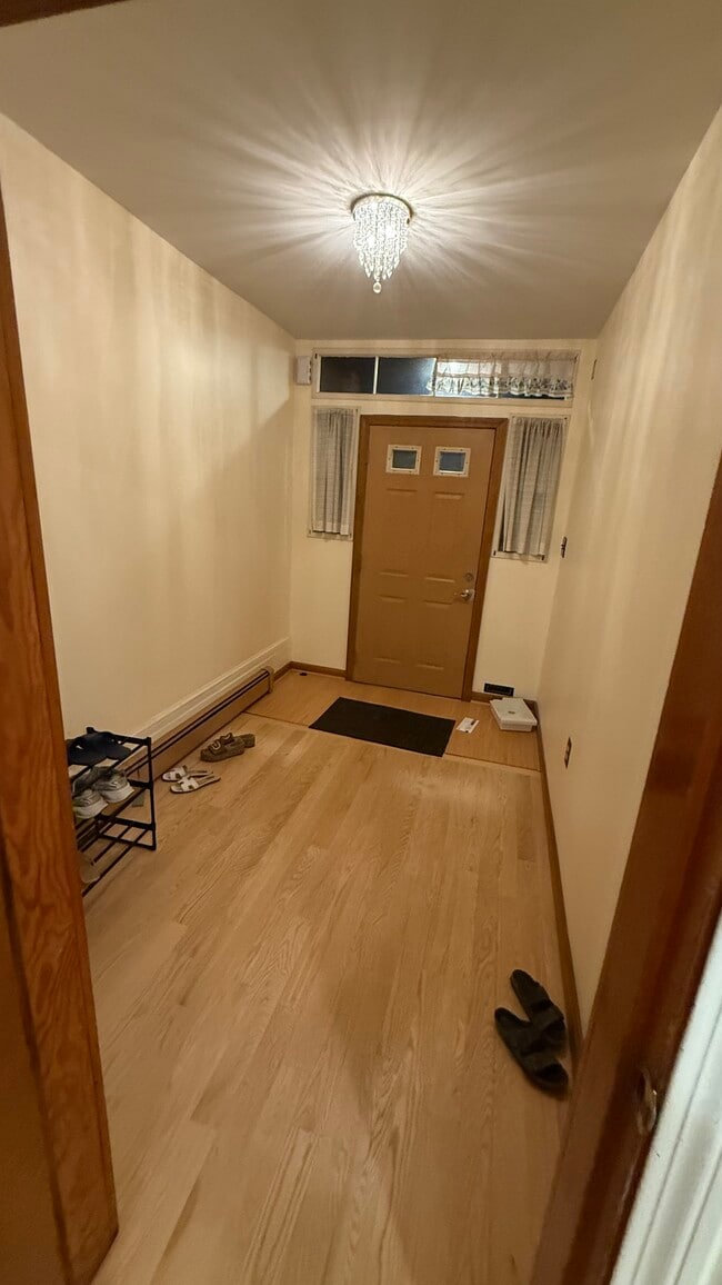 Photo - 37 Oak St Unit 1 room