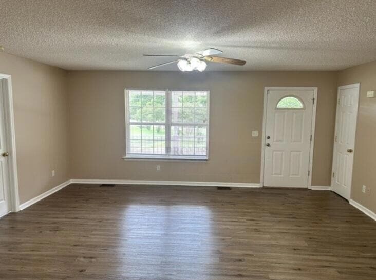 Photo - 8001 Hale Rd