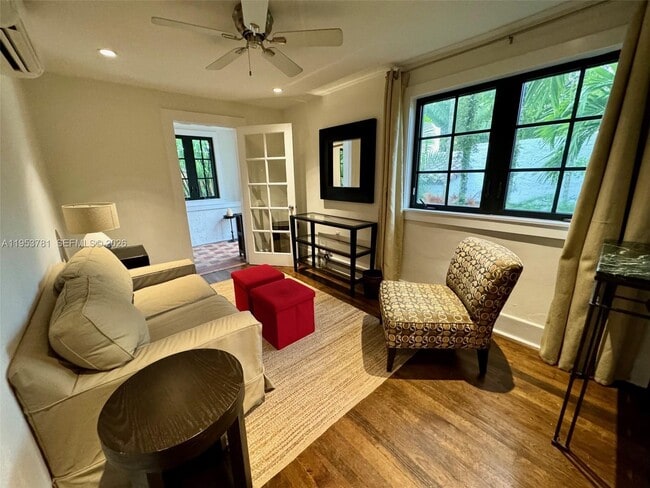 Photo - 1015 Genoa St Unit 2