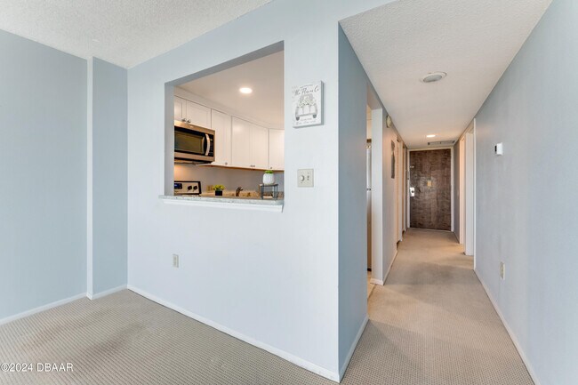 Photo - 925 N Halifax Ave Unit 410