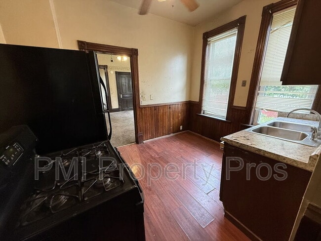 Photo - 2439 Dr. William Finlayson St