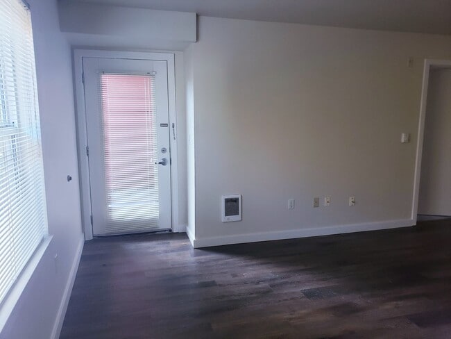 Photo - Orliss Apartment (Garden Court)