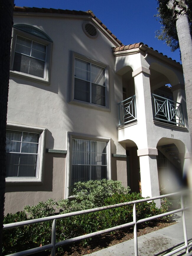 2 Bedroom Upper Unit In Carmel Valley - 2 Bedroom Upper House Unit In Carmel Valley