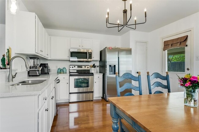 Photo - 201 Woodley Rd