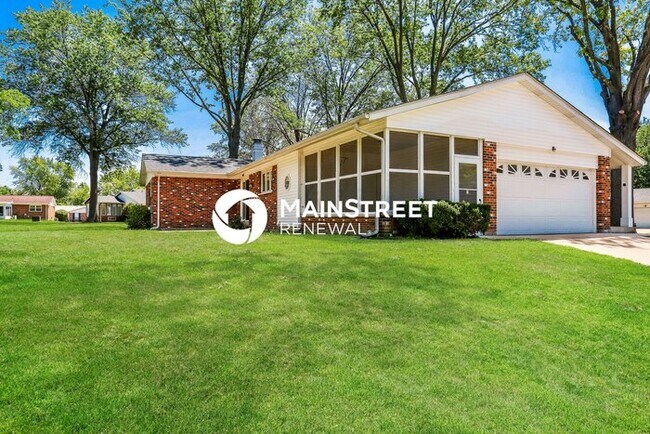 Photo - 3 Bedroom Pet-Friendly Home in FLORISSANT, MO with Main Street Renewal