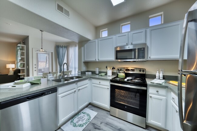 Building Photo - The Villas At Camelback Crossing Rental