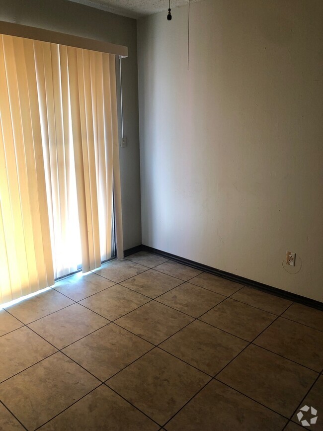 Building Photo - 932 SW 97th St Rental