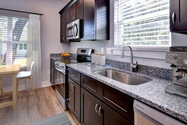 Photo - 220 Curry Dr