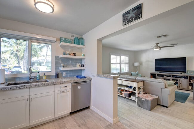 Photo - 1020 Casuarina Rd