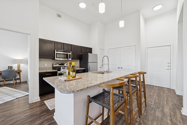 Photo - Mustang Station