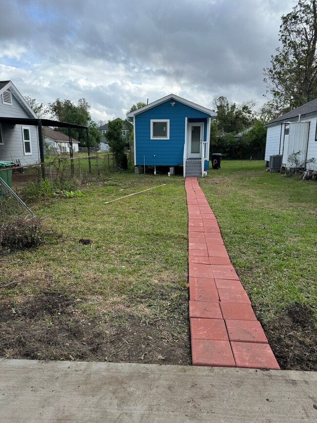 Photo - 3118 Memel St Unit B - P -