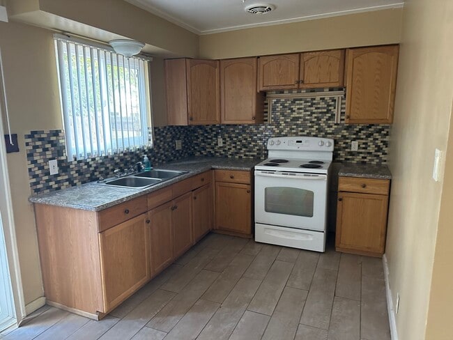 Photo - BEAUTIFUL DUPLEX