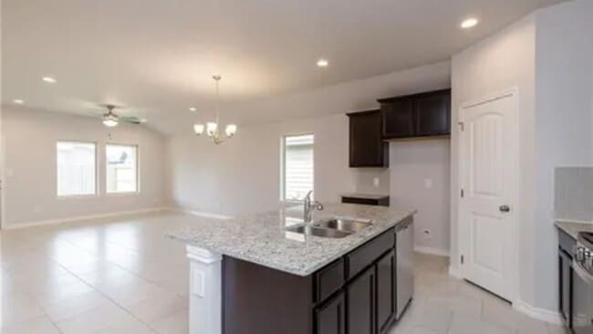 Photo - For Rent Half off Deposit Holiday Special