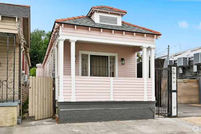 Building Photo - Chic Marigny Living – Brand-New 1 Bed, 1 B... Rental