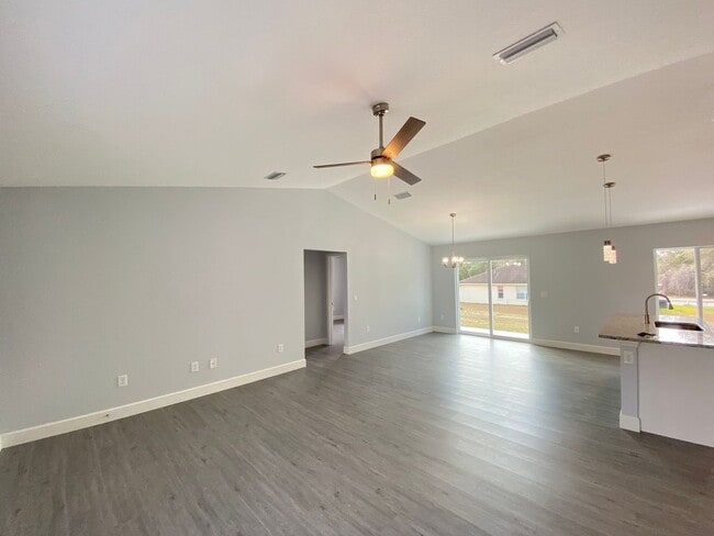 Photo - Desirable SW Ocala Neighborhood 3/2/2 **WON'T LAST**