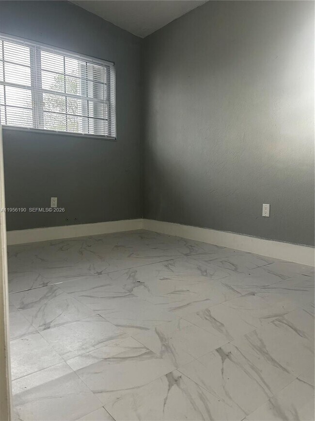 Photo - 3720 SW 32 Ave