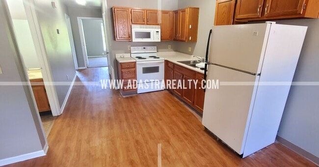 Photo - Beautiful 2 Bedroom/2 Bath in Raymore-Available in SEPTEMBER!!