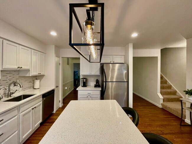 Photo - 5023 Domain Pl