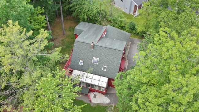 Building Photo - 318 Blackstone Ave Rental