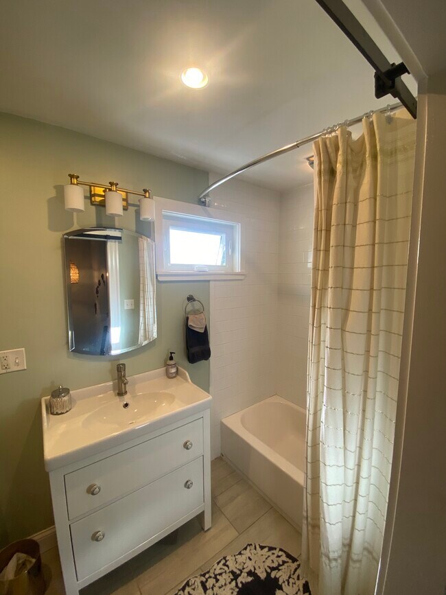 Photo - 136 Audubon Rd