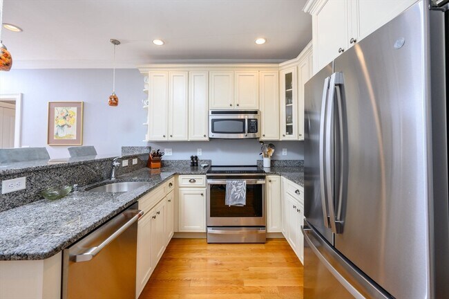 Photo - 17 Fairbanks St