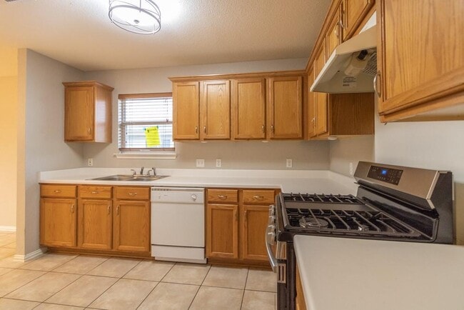Photo - 6905 Broad Brook Dr