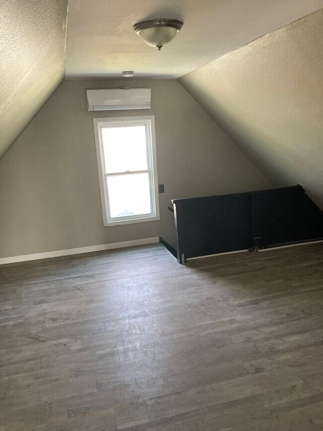 Photo - 96 Lyndhurst St Unidad Up