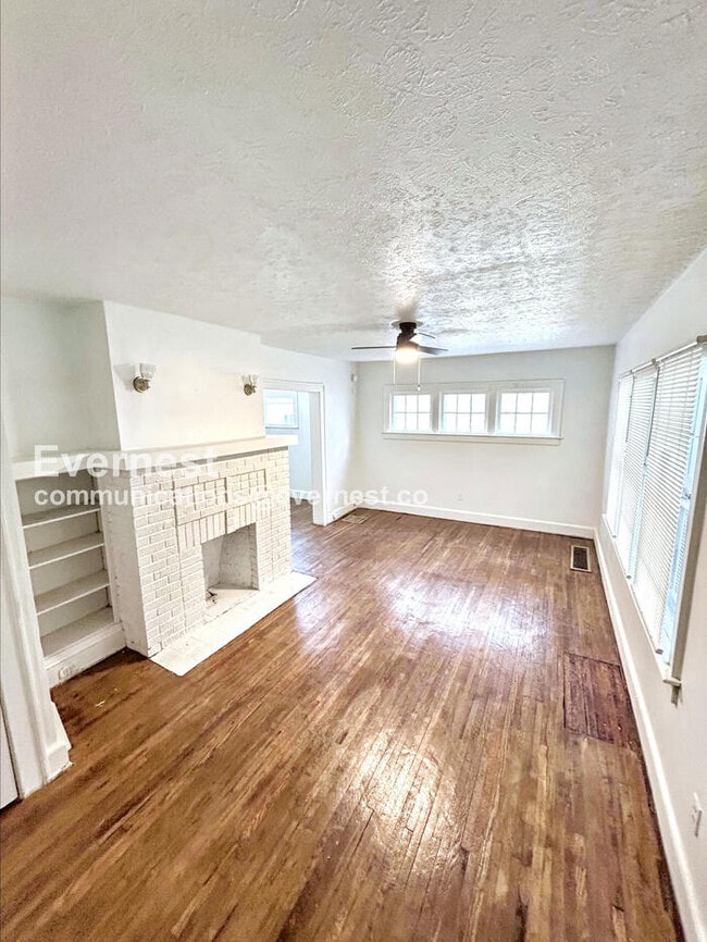 Photo - 16007 Elderwood Ave