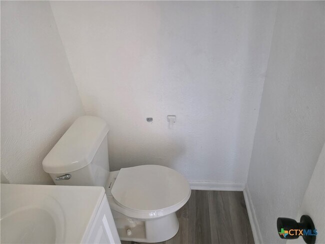 Photo - 4206 Lake Rd