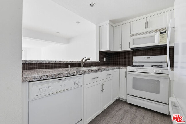 Photo - 21650 Burbank Blvd Unit 315
