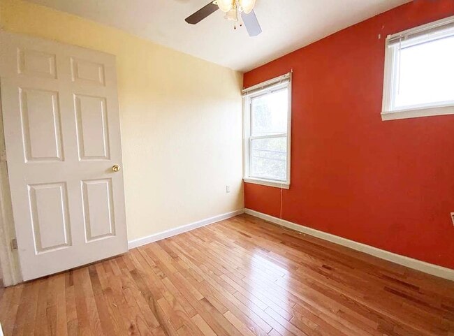 Photo - 221 Sterrett St