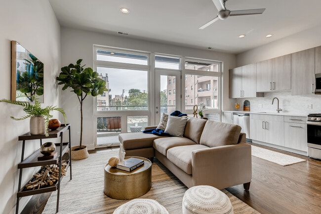 Photo - 2351 W North Ave