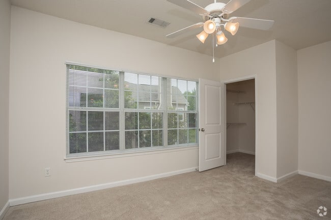 2BR, 2BA - 1,463 SF