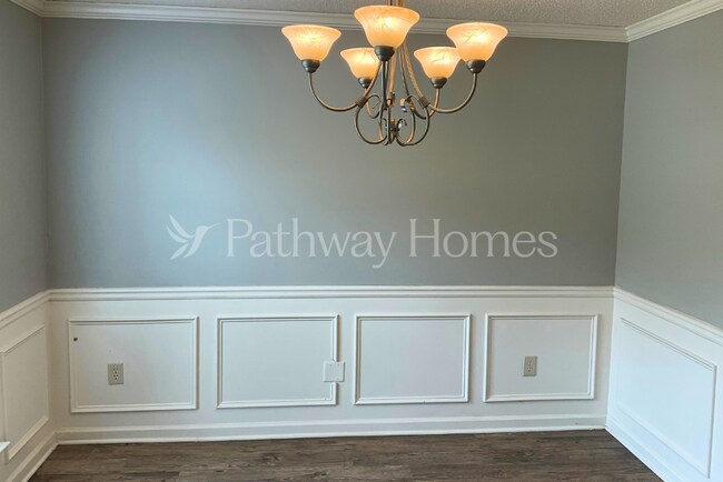 Photo - 229 Deodar Ln