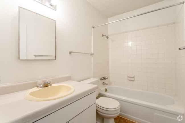 2BR, 2BA Loft - 1280 SF