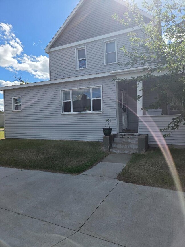 Photo - 321 America Ave NW
