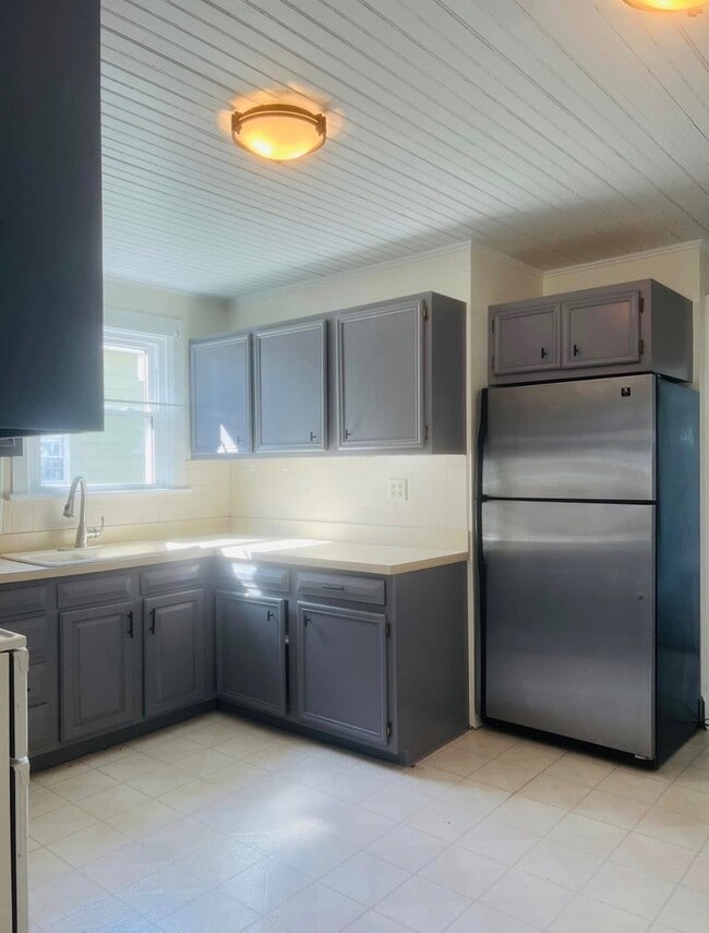 Photo - 14 S Jackson St