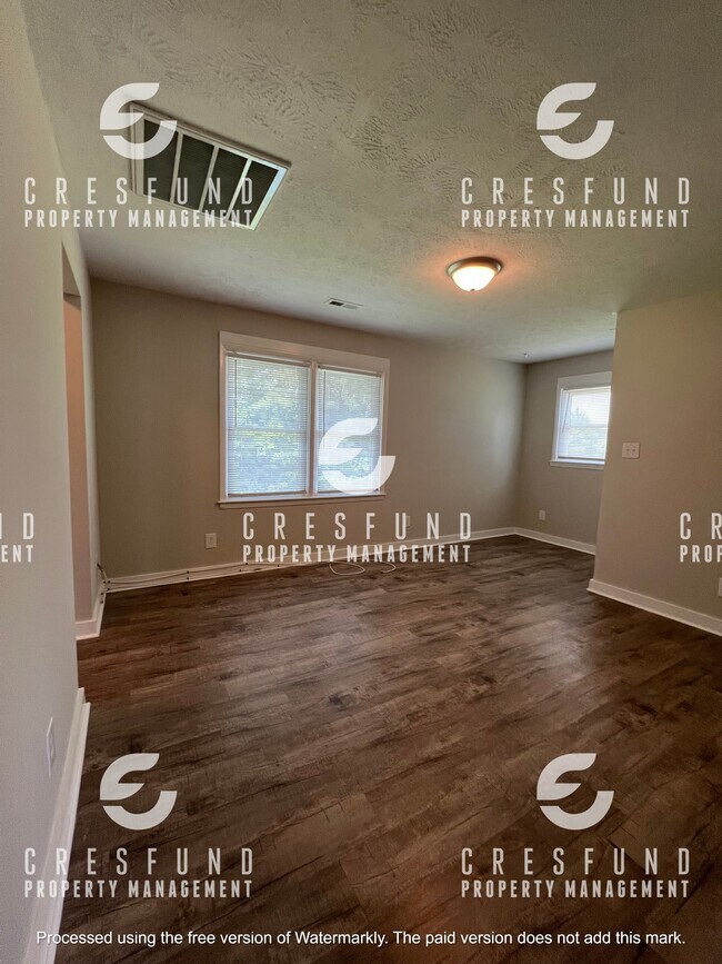 Photo - Miller Avenue Apartments