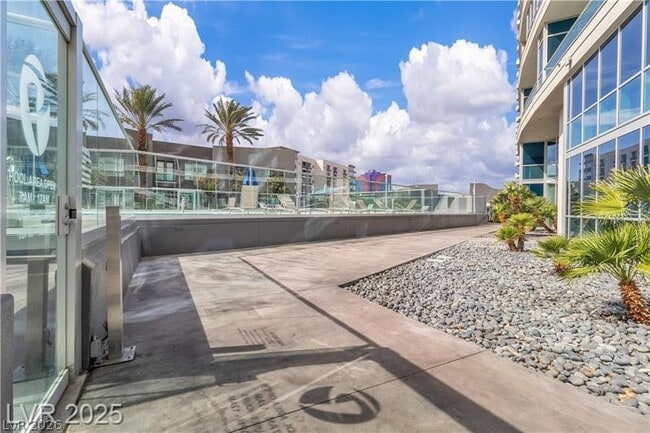4525 Dean Martin Dr