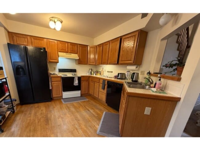 Photo - Northeast 3 Bedroom Home For Rent!