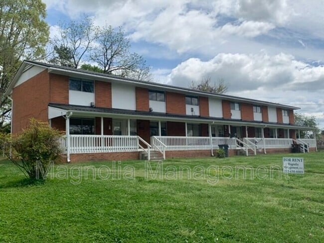 Building Photo - 226 Oak St Unit Apt F