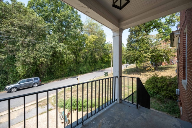 Photo - 506 Thomas Rd