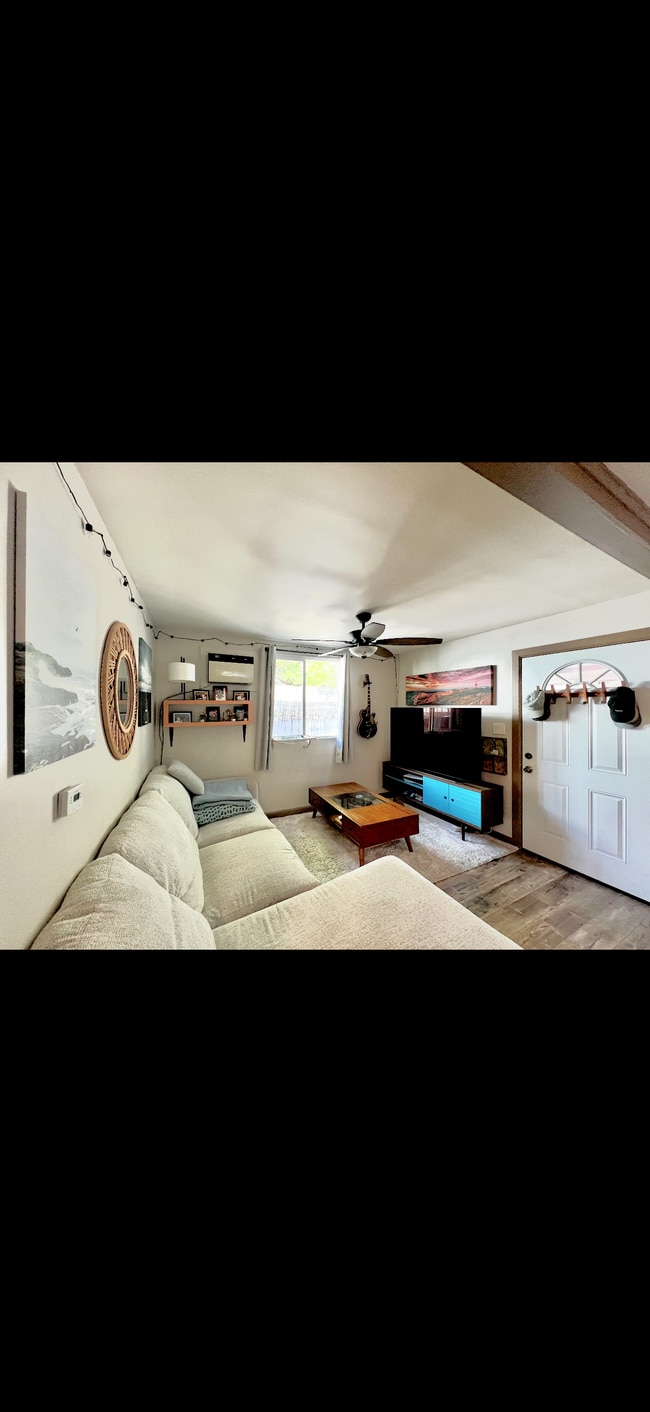 Photo - 2661 Newell St