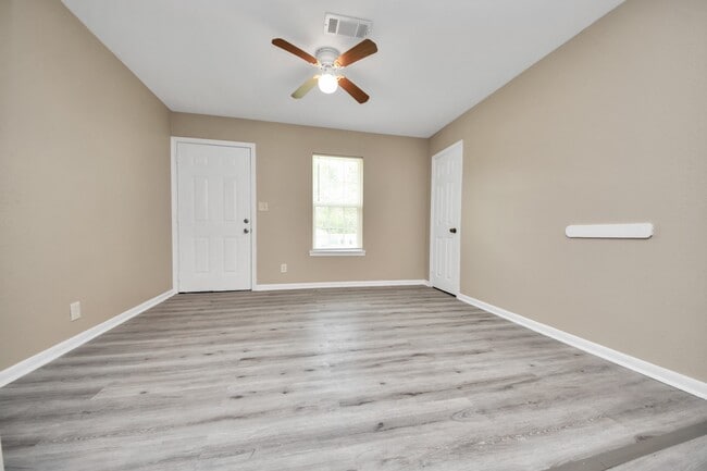 Photo - 17111 River Rd Unit C