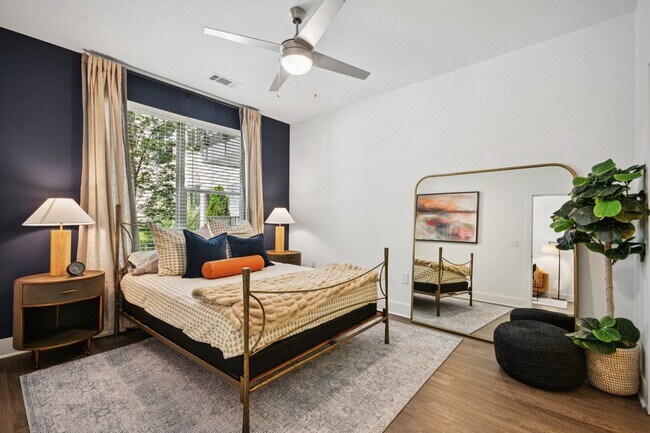 Link Apartments® 4th Street